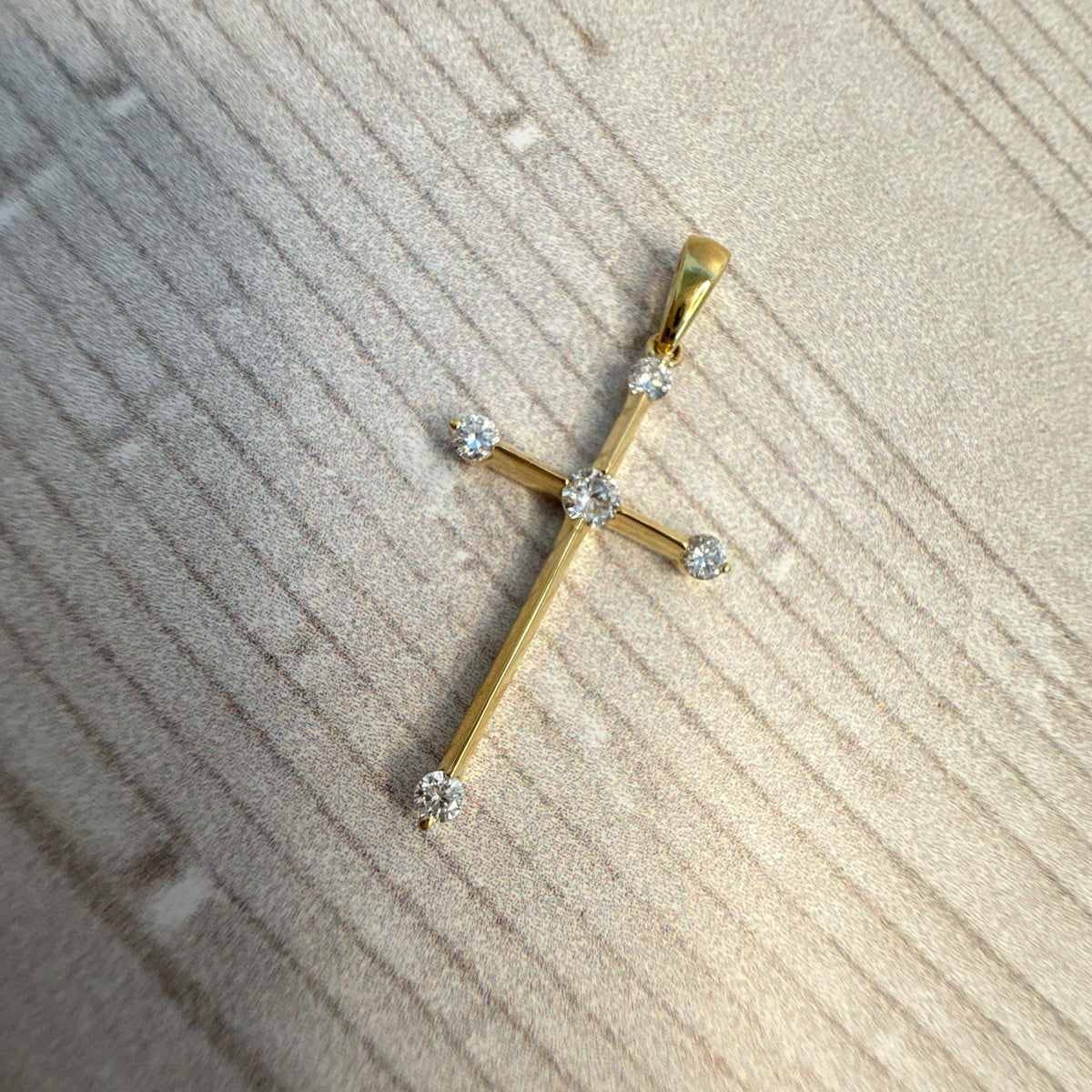 18ct Yellow Gold Diamond Cross (0.14ct)