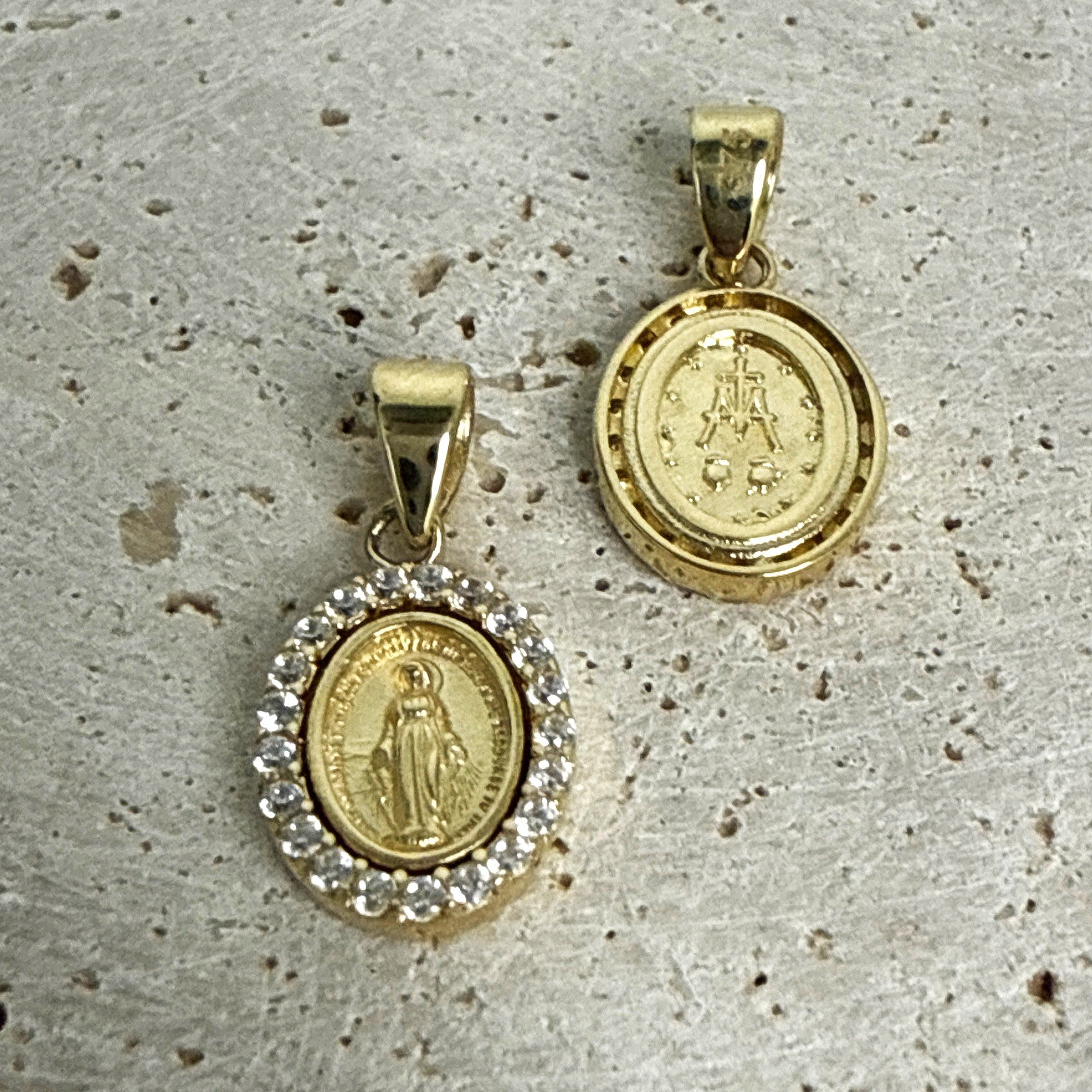 9ct Yellow Gold Cubic Zirconia Miraculous Madonna Medal Pendant