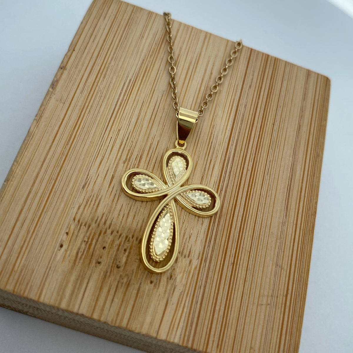 9ct Yellow Gold Faceted Infinity Cross Pendant