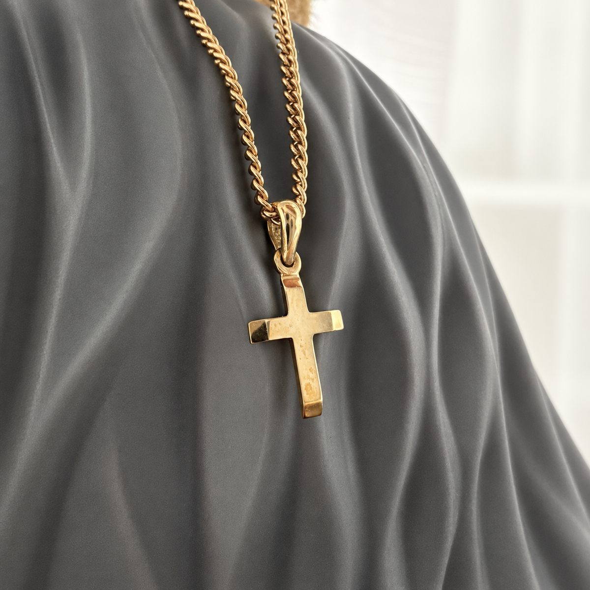 9ct Yellow Gold Petite Cross Pendant with Bevelled Ends