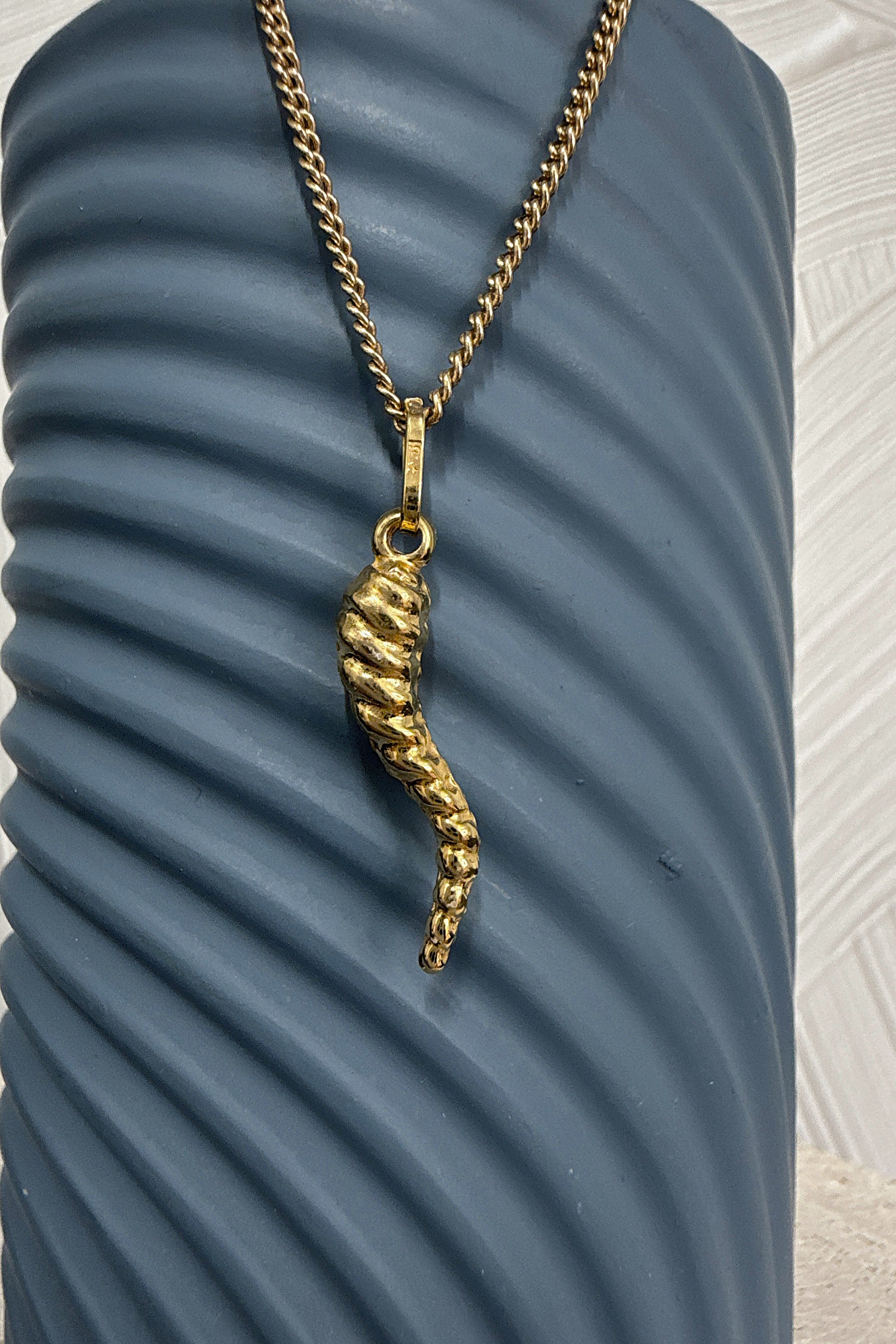9ct Yellow Gold Italian Corno Pendant (Horn of Plenty)