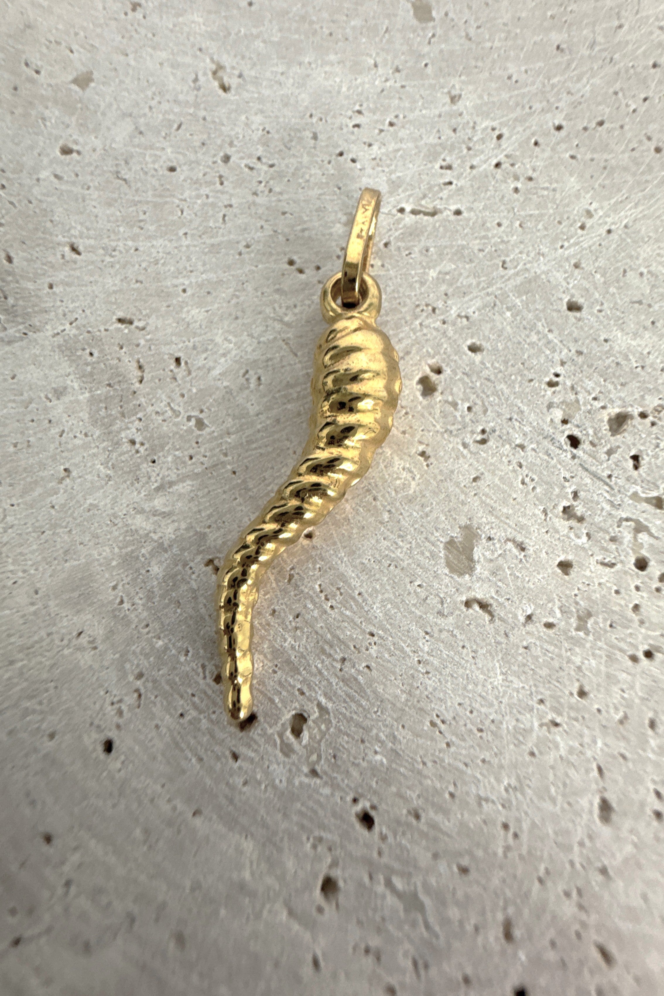 9ct Yellow Gold Italian Corno Pendant (Horn of Plenty)