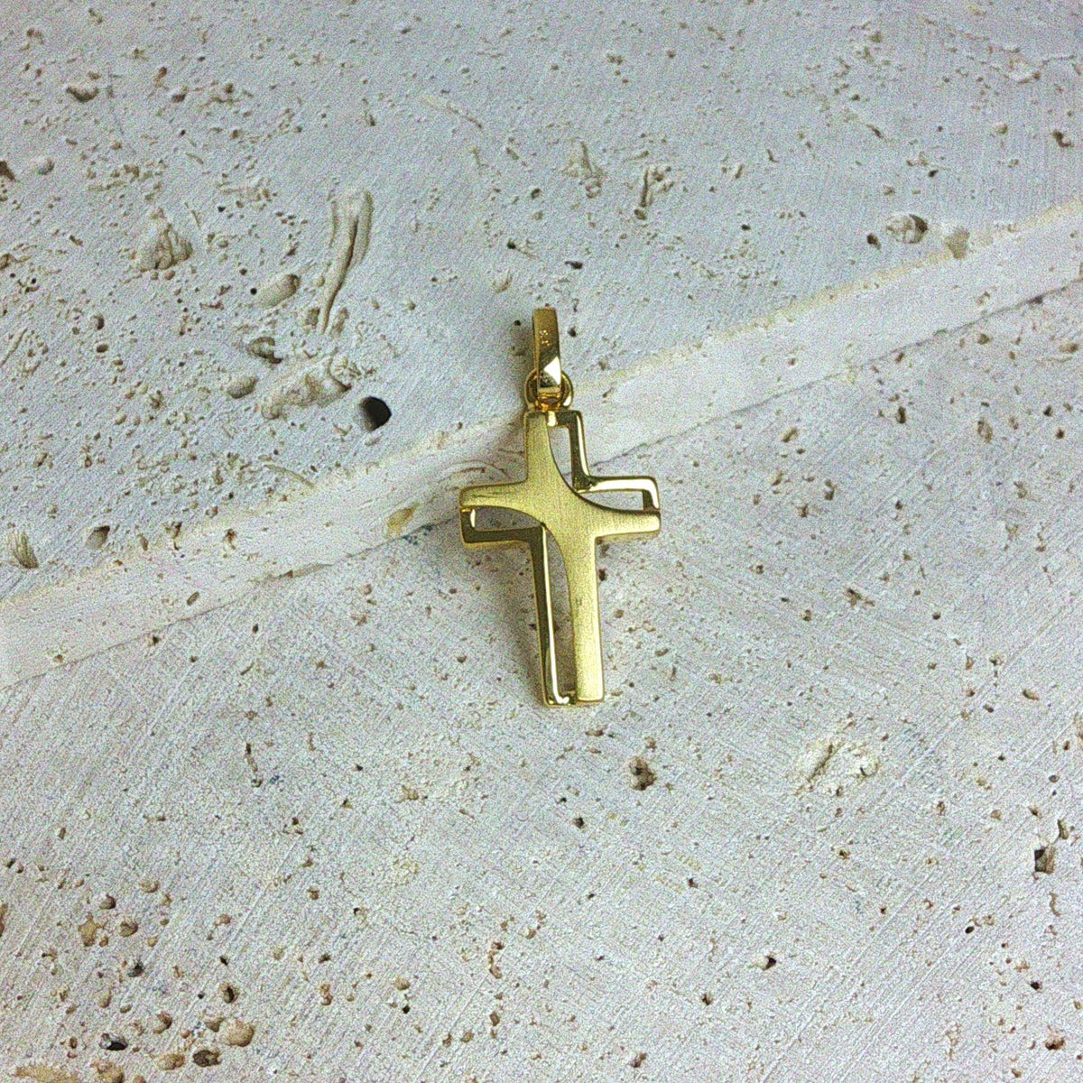 9ct Yellow Gold Cut-Out Cross Pendant