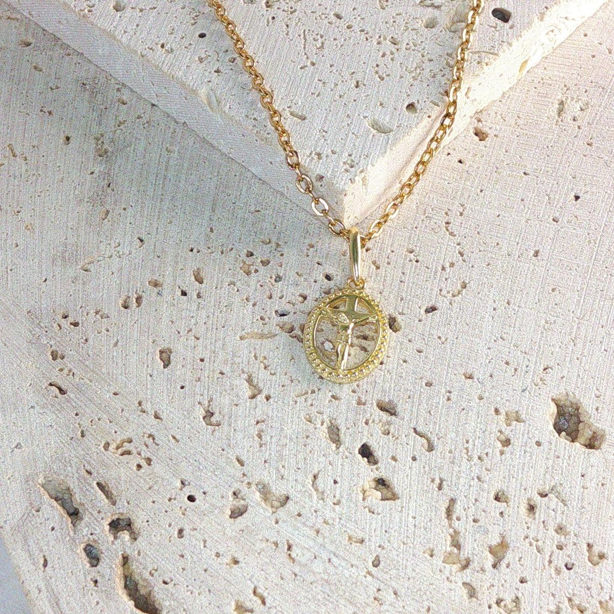 9ct Yellow Gold Cut-Out Crucifix Pendant