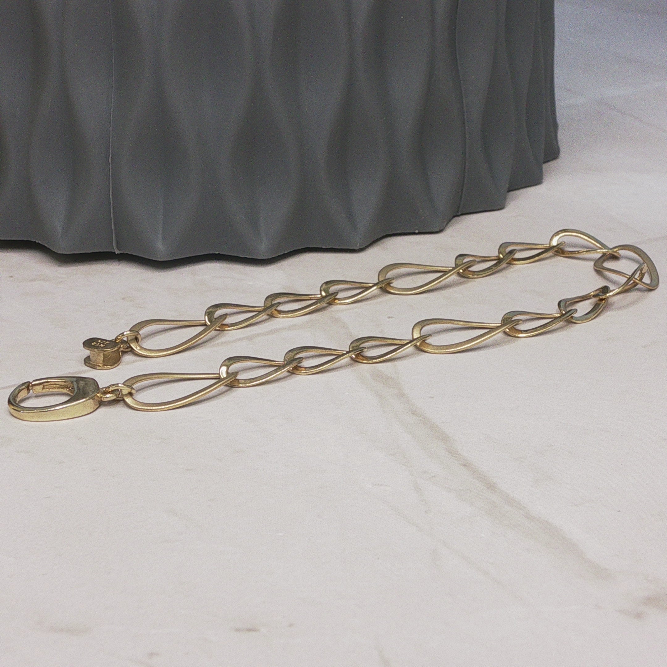 9ct Yellow Gold Satin & Polished Oval Link Bracelet