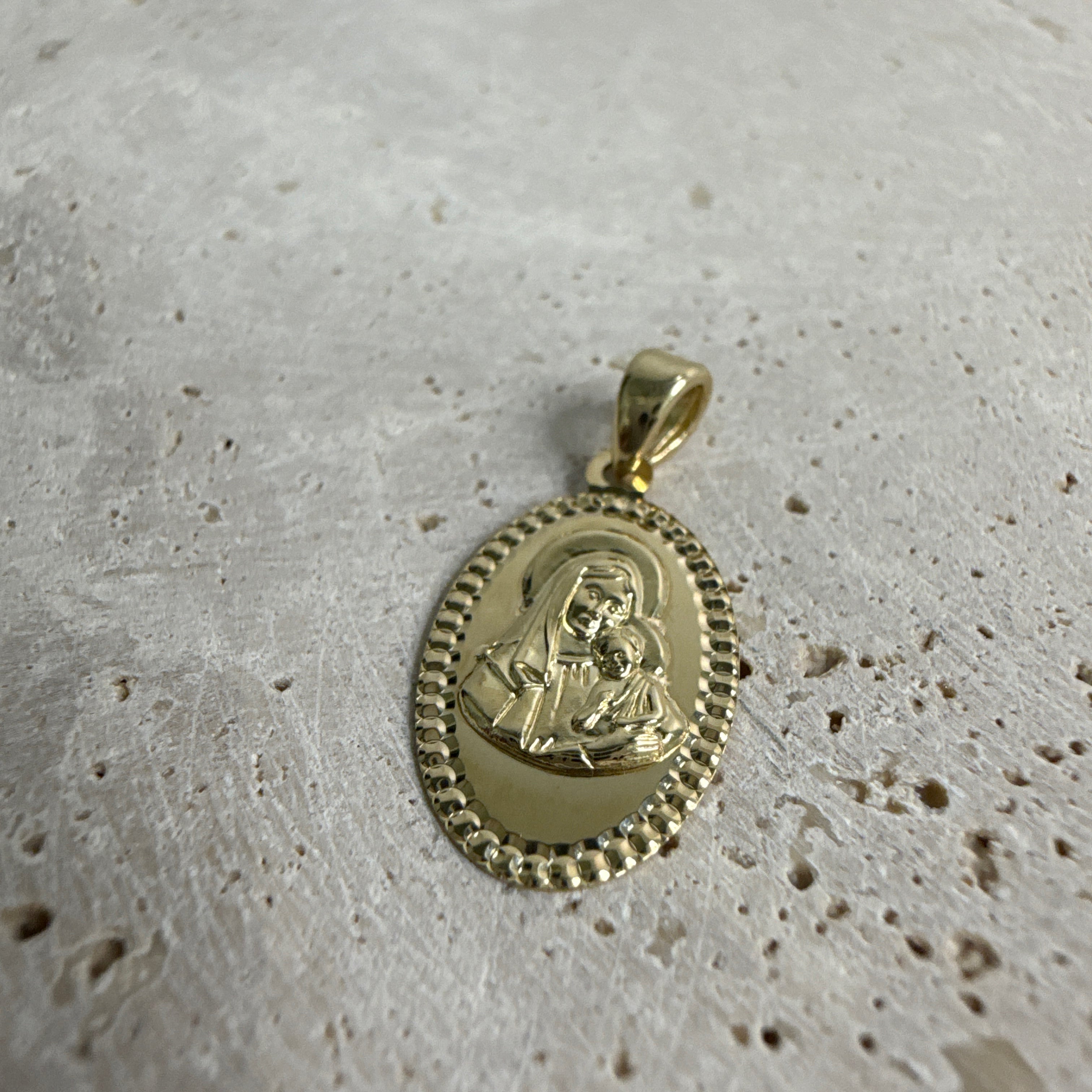 9ct Yellow Gold Madonna Pendant – Diamond-Cut Frame