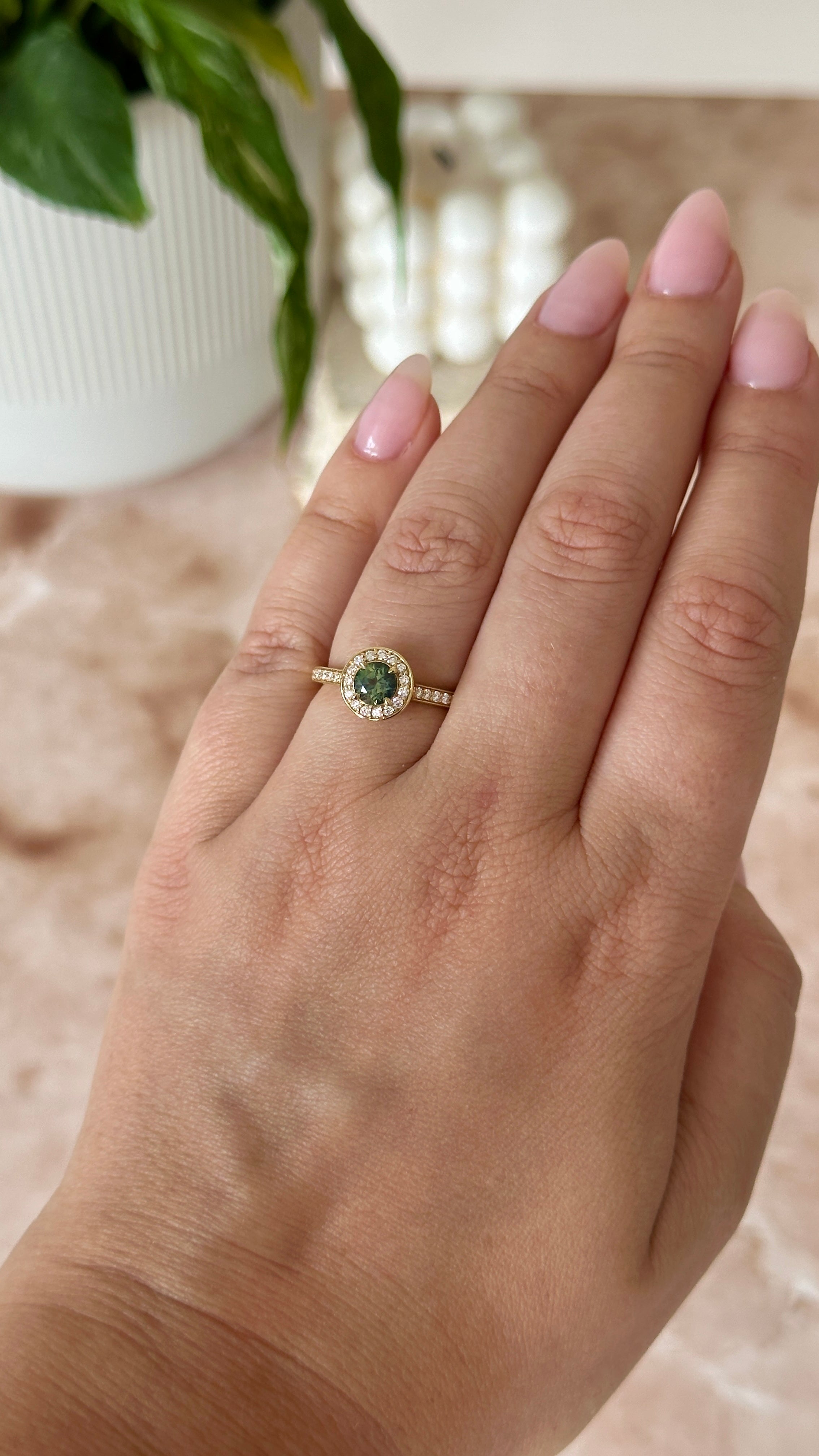 18ct Yellow Gold Diamond and Sapphire Ring