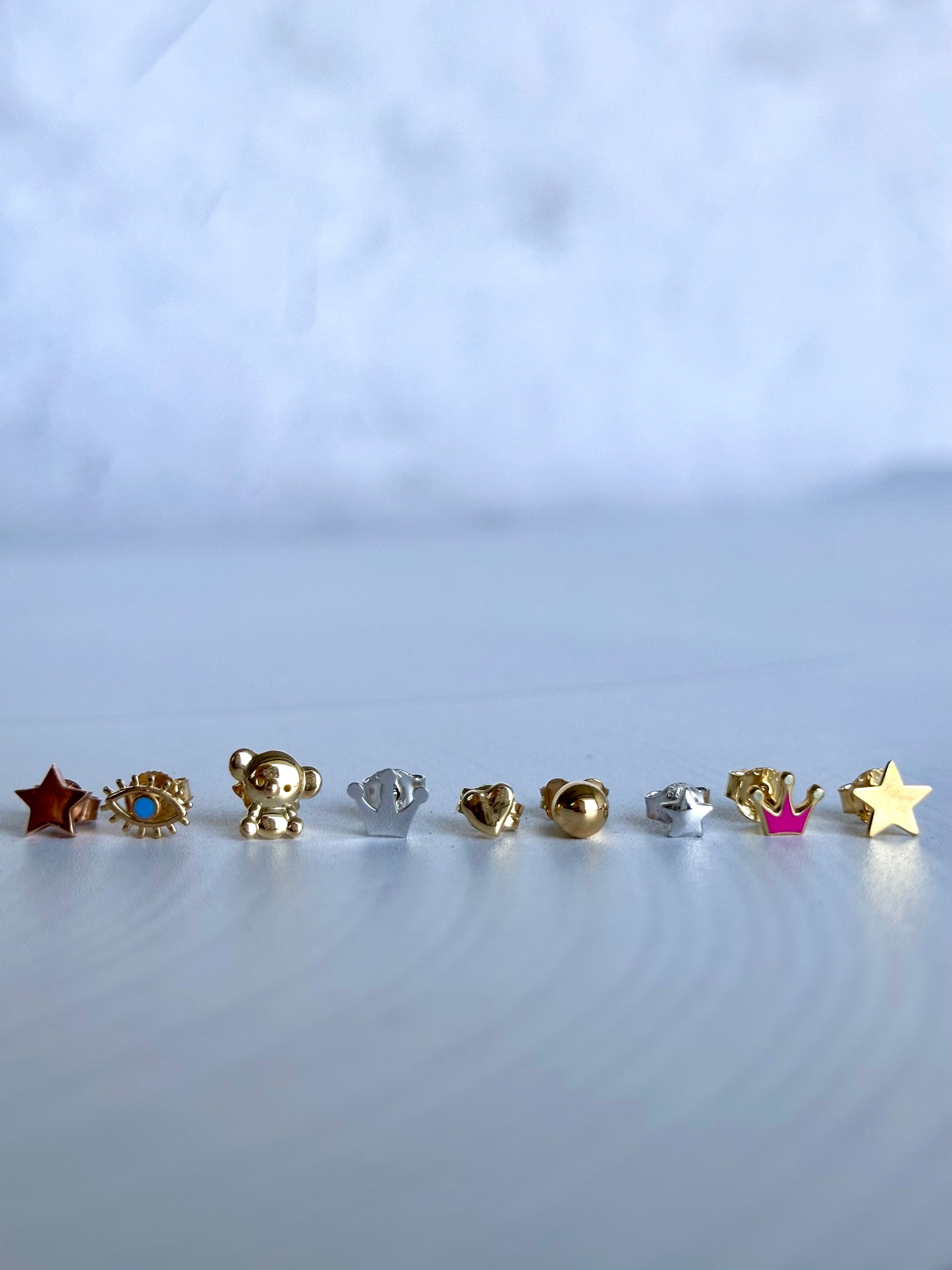 9ct White Gold Crown Studs