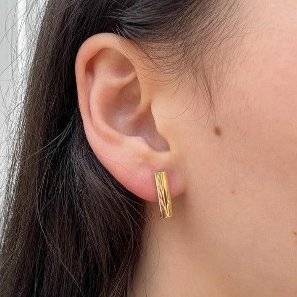 9ct Yellow Gold Bar Studs