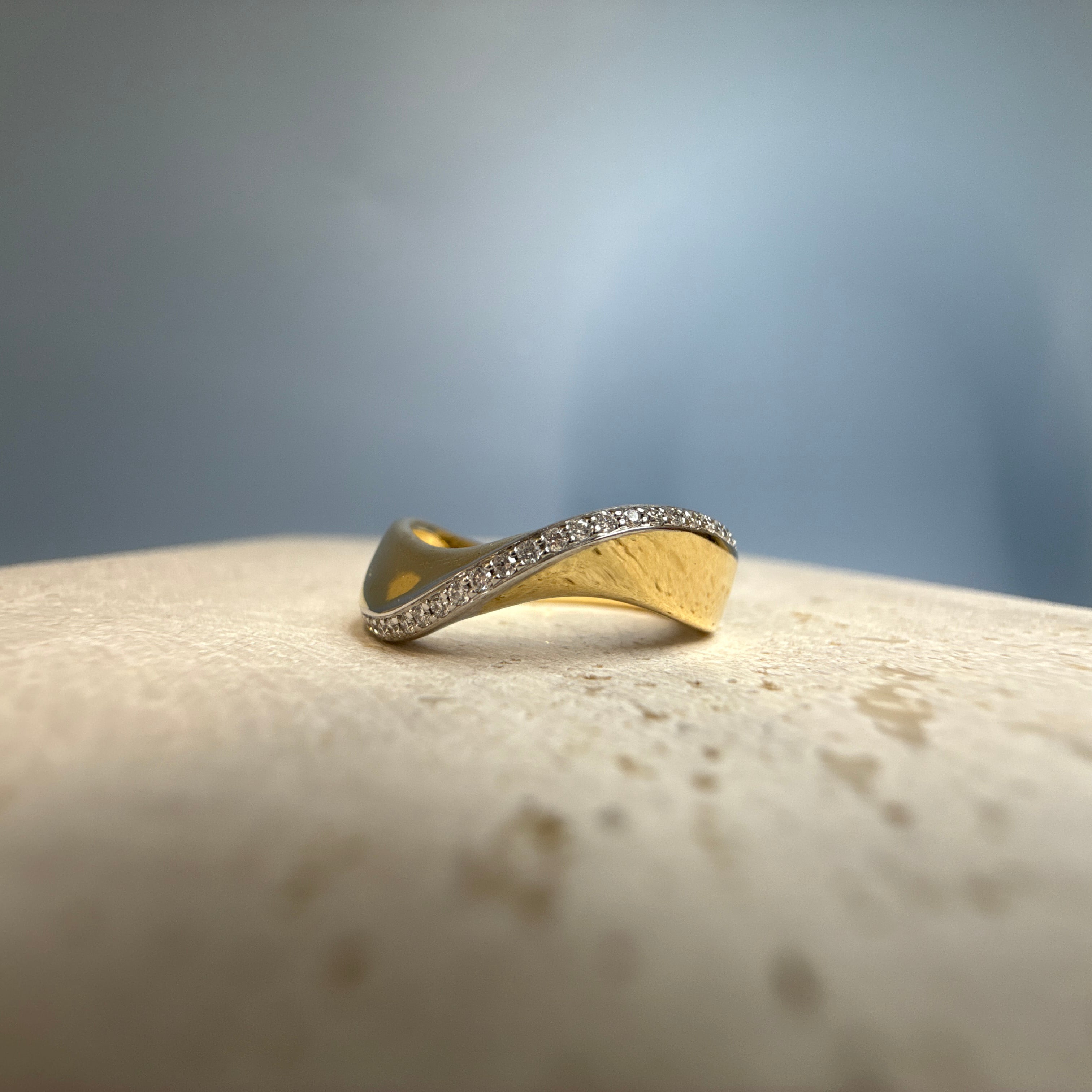 18ct Yellow and White Gold Diamond Ring