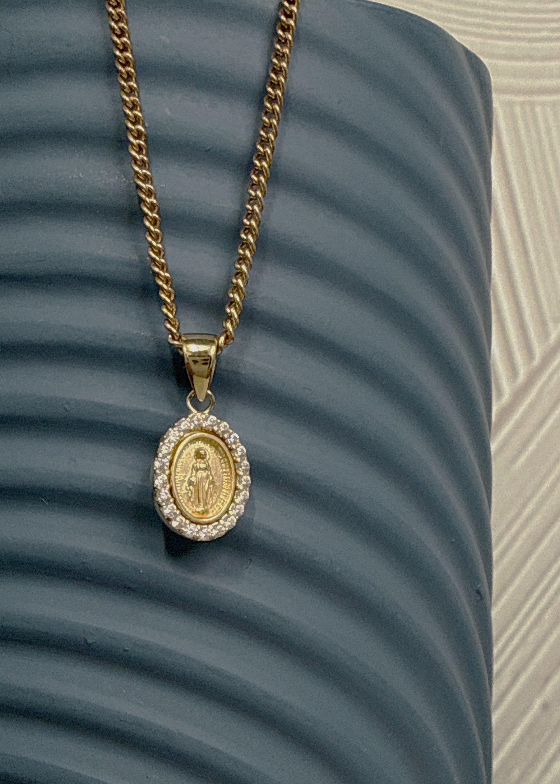 9ct Yellow Gold Cubic Zirconia Miraculous Madonna Medal Pendant