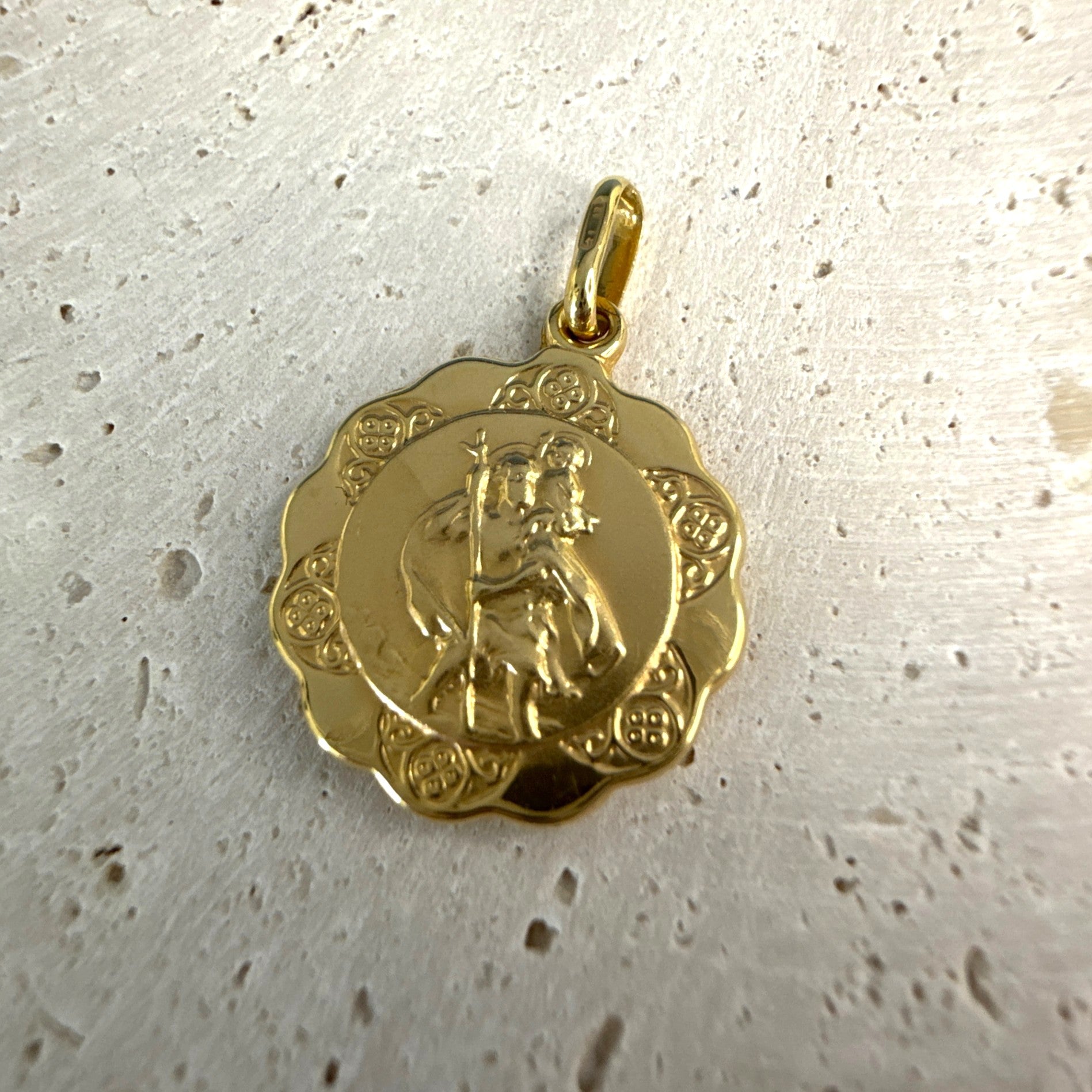 9ct Yellow Gold Round Saint Christopher Medallion