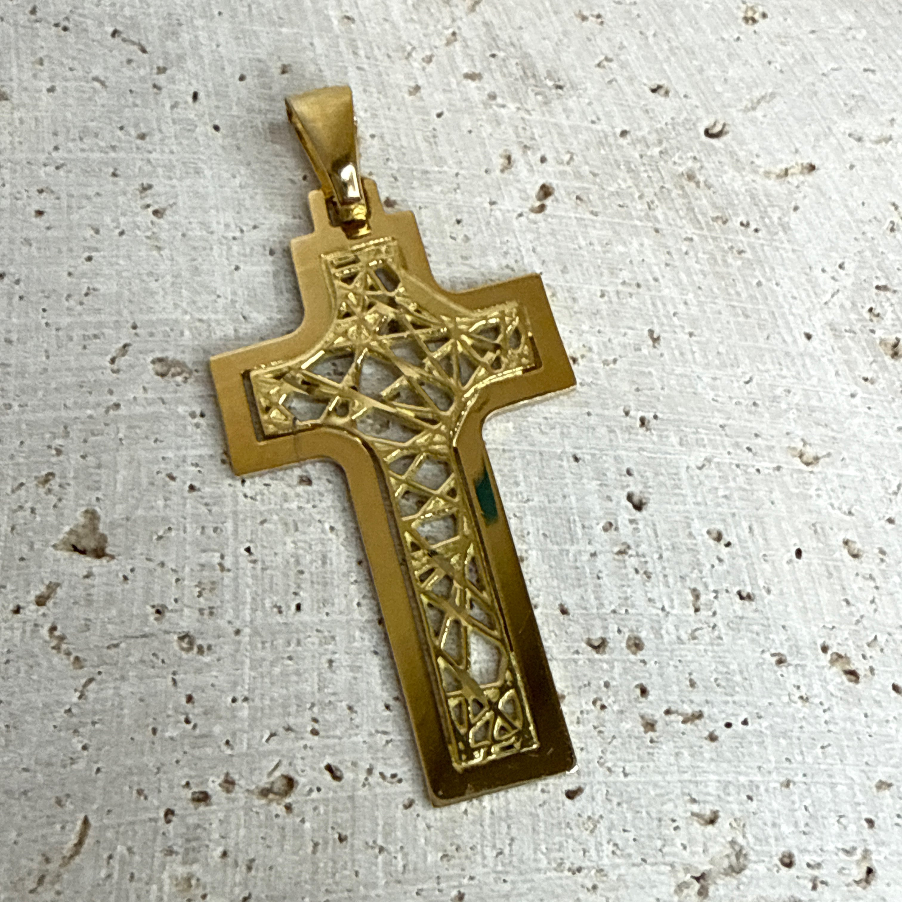 18ct Yellow Gold Cross with Fancy Cut-Out Centre