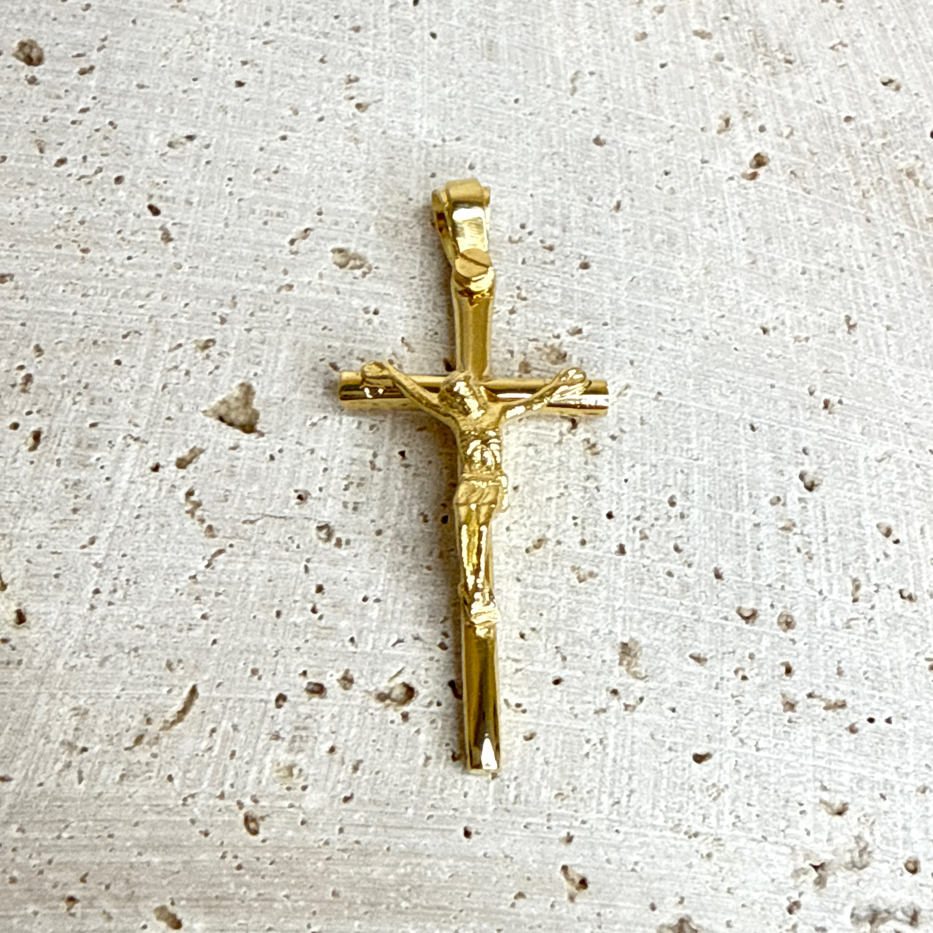 18ct Yellow Gold Tubular Crucifix