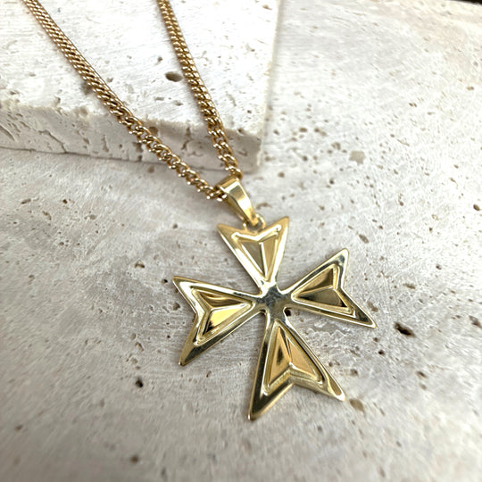 9t Yellow Gold Maltese Cross