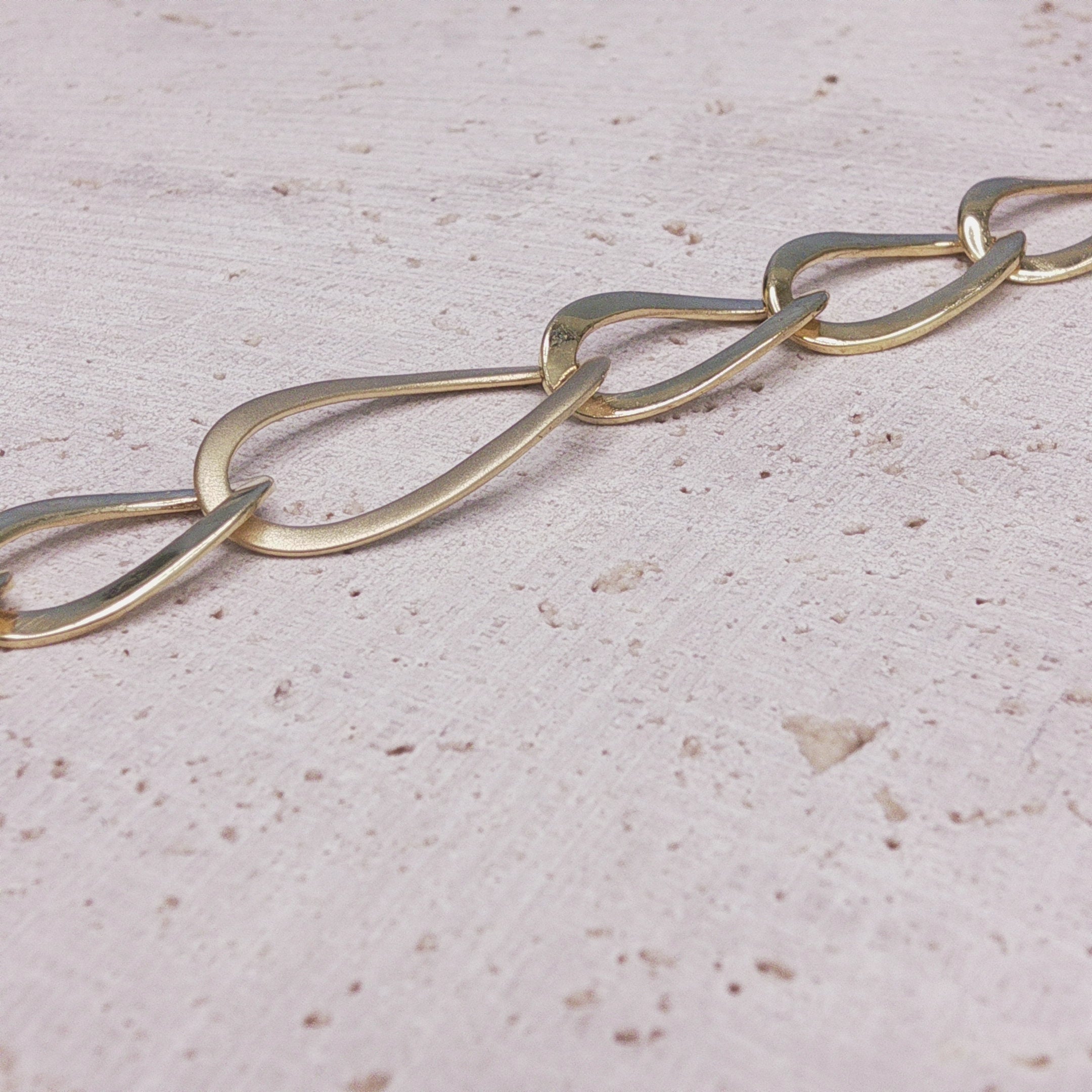 9ct Yellow Gold Satin & Polished Oval Link Bracelet