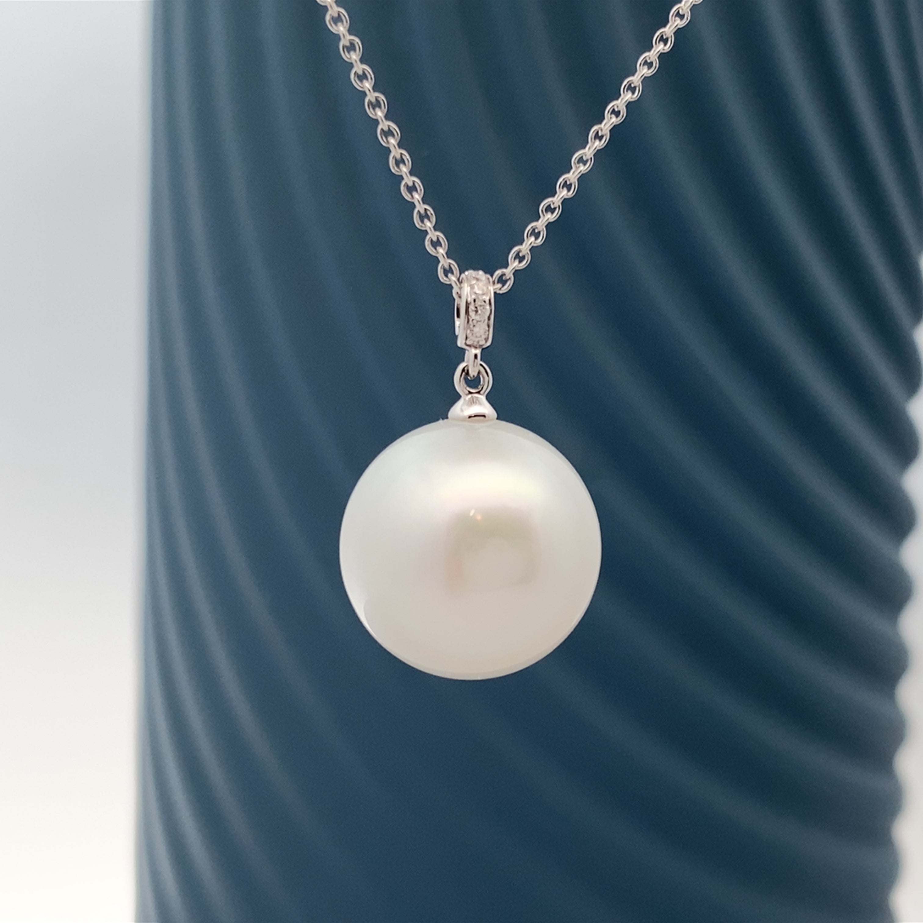 18ct White Gold Autore South Sea Pearl & Diamond Pendant Necklace