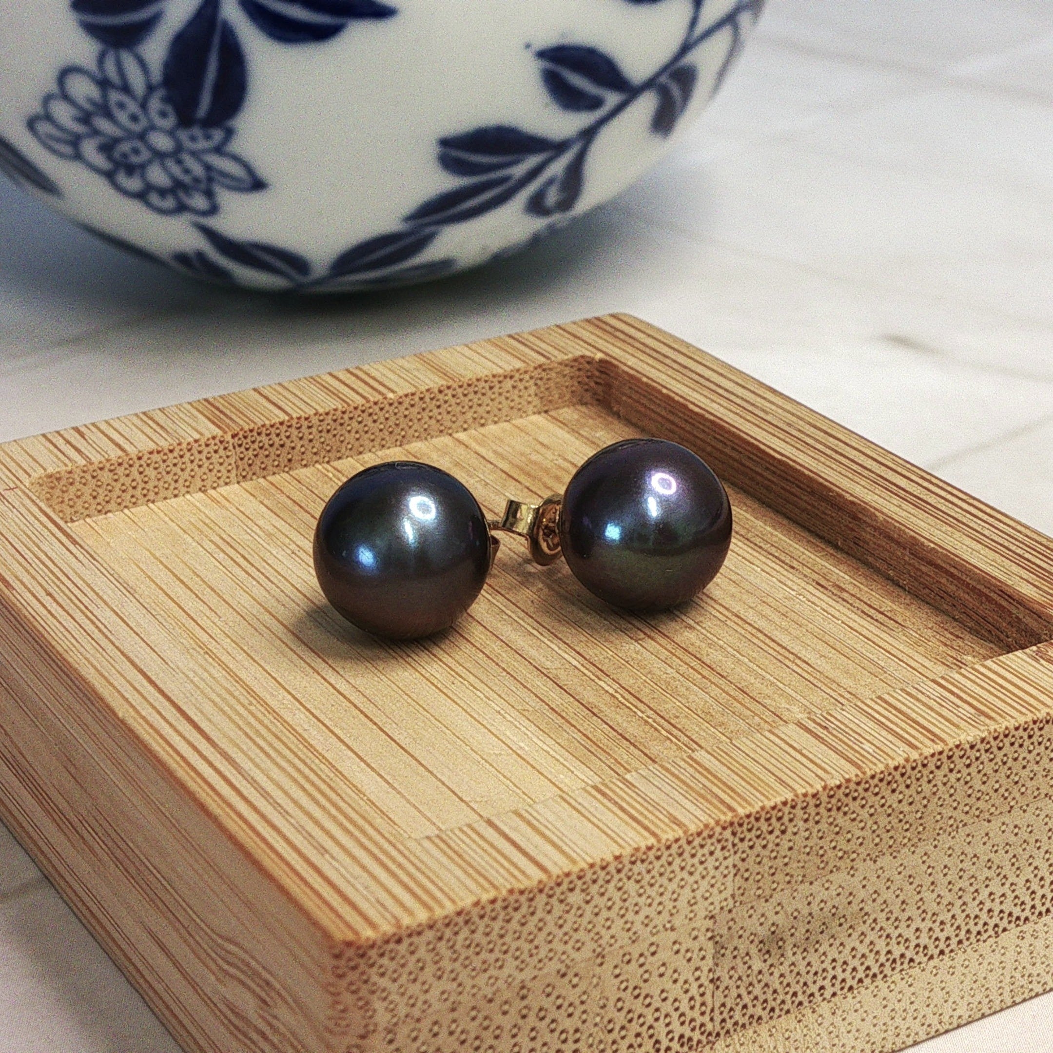 14ct Yellow Gold Black Freshwater Pearl Stud Earrings