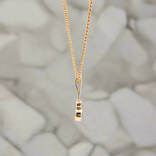 9ct Yellow Gold Sapphire Pendant