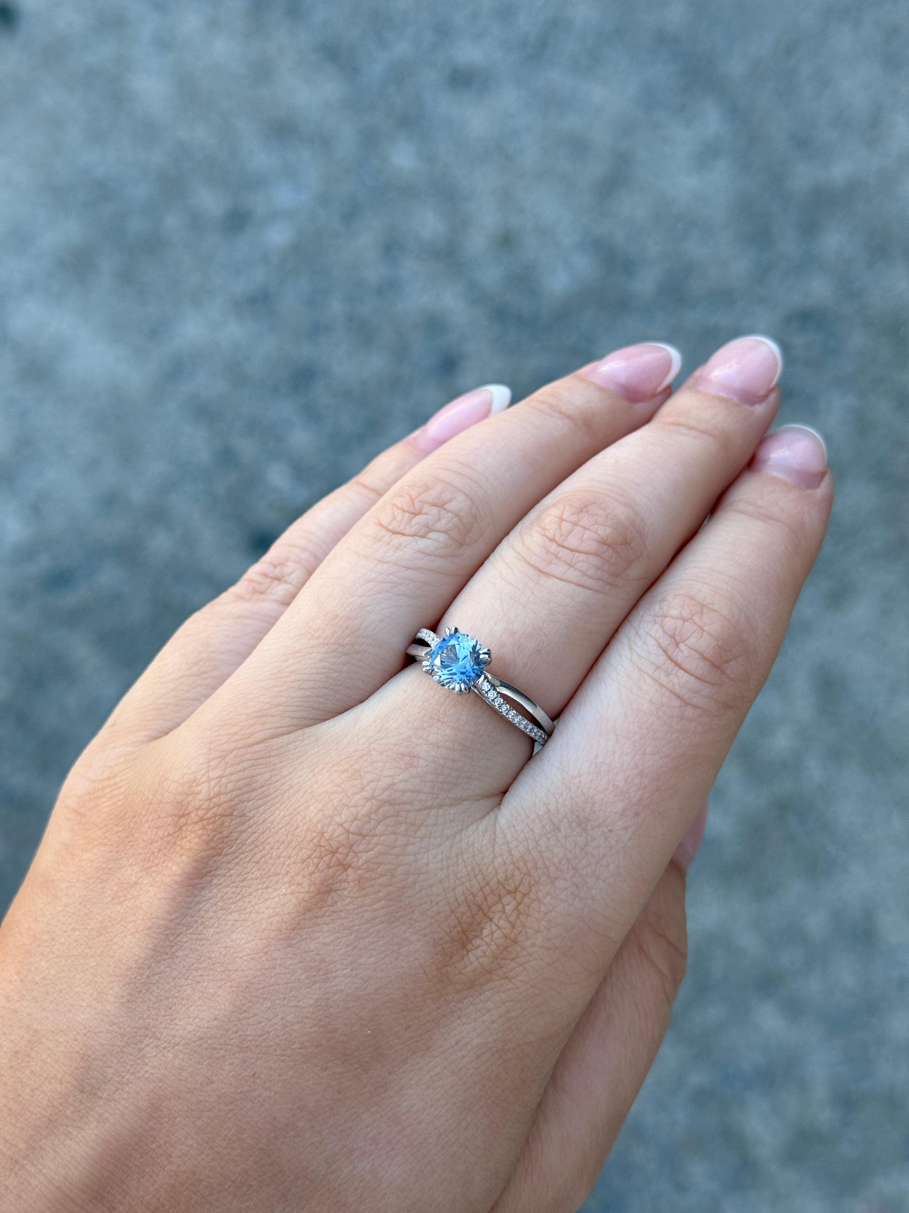 18ct White Gold Mambilla Sapphire Ring