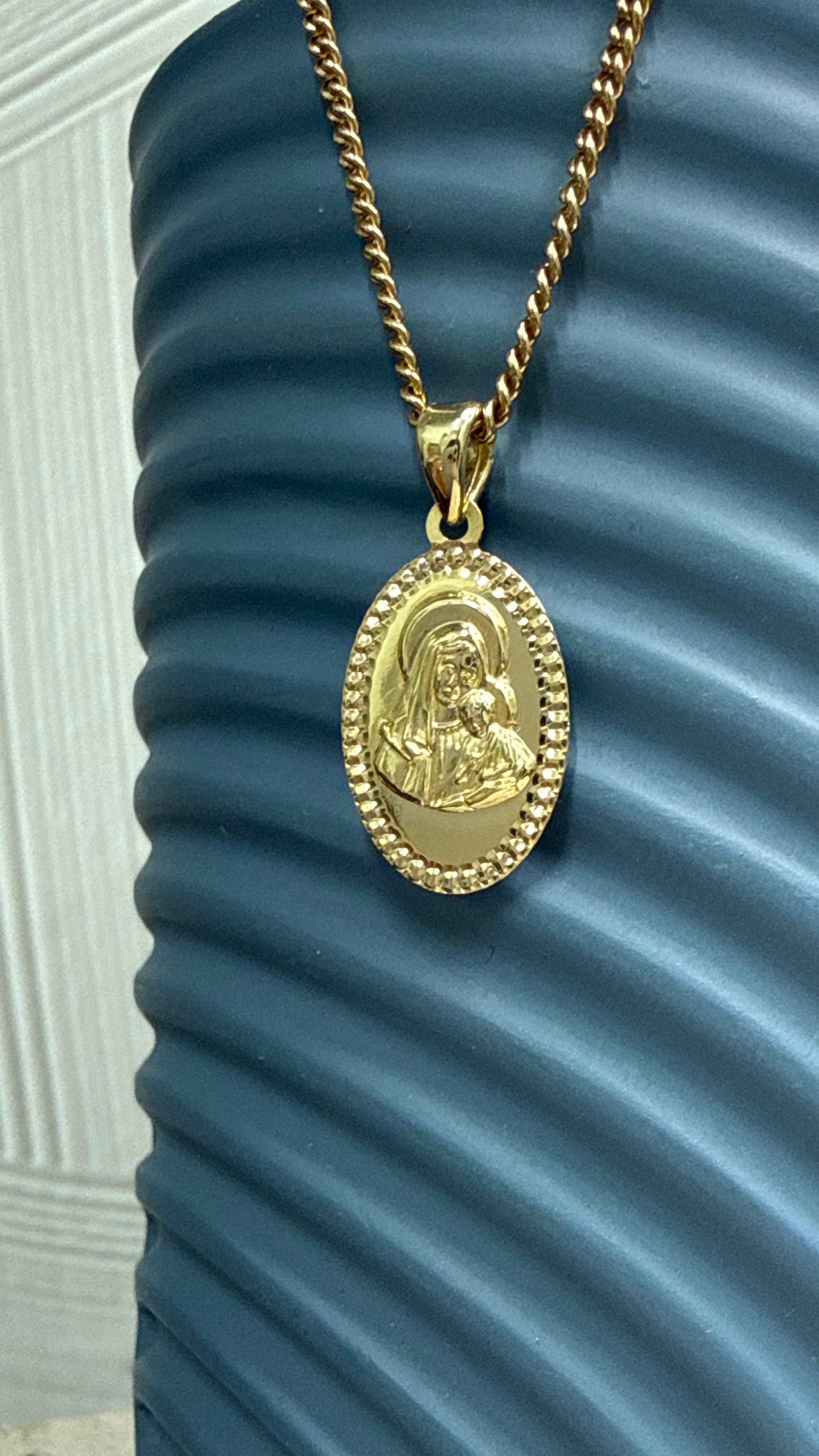 9ct Yellow Gold Madonna Pendant – Diamond-Cut Frame