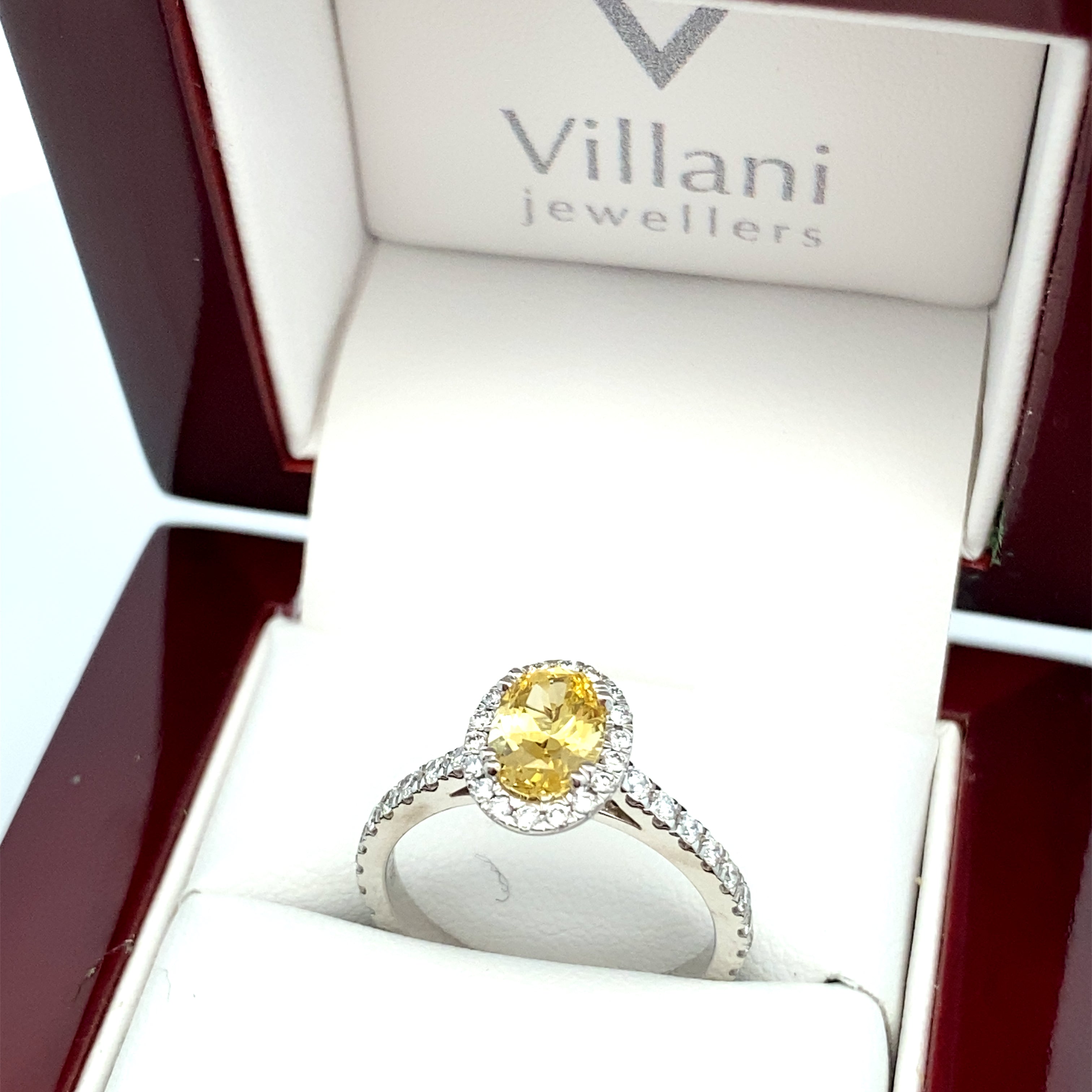 18ct White Gold Yellow Sapphire Ring