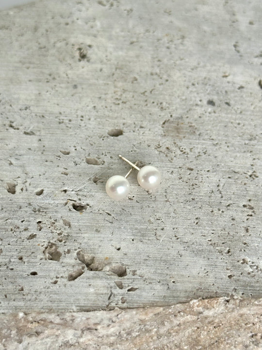 Silver Freshwater Round Pearl Stud