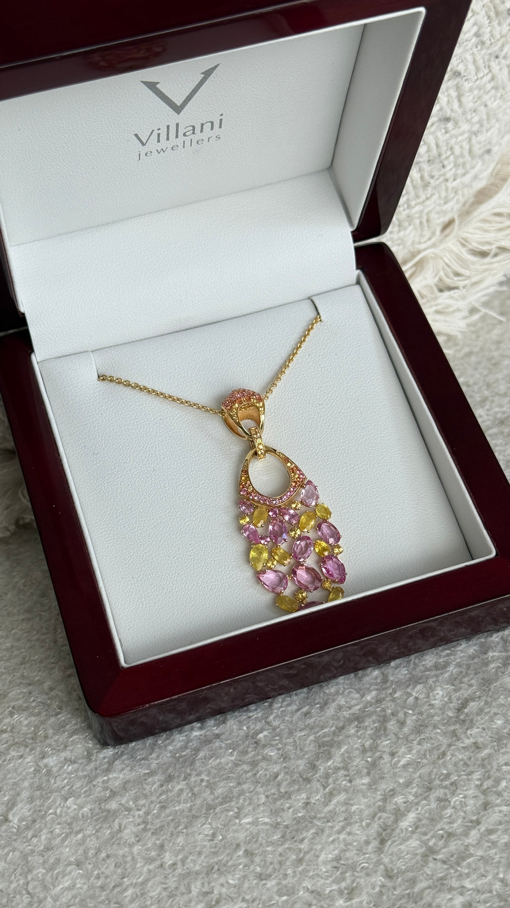 18ct Yellow Gold Sapphire Pendant