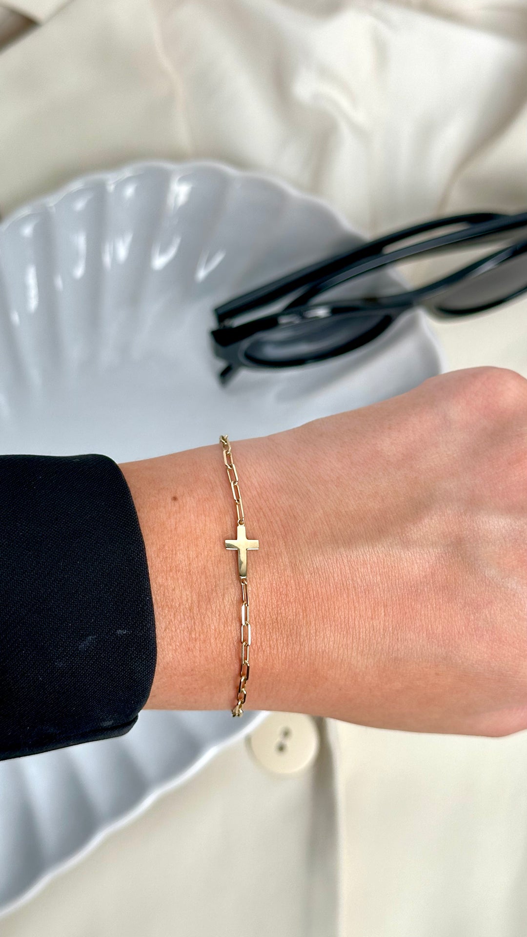 9ct Gold Paperclip Cross Bracelet