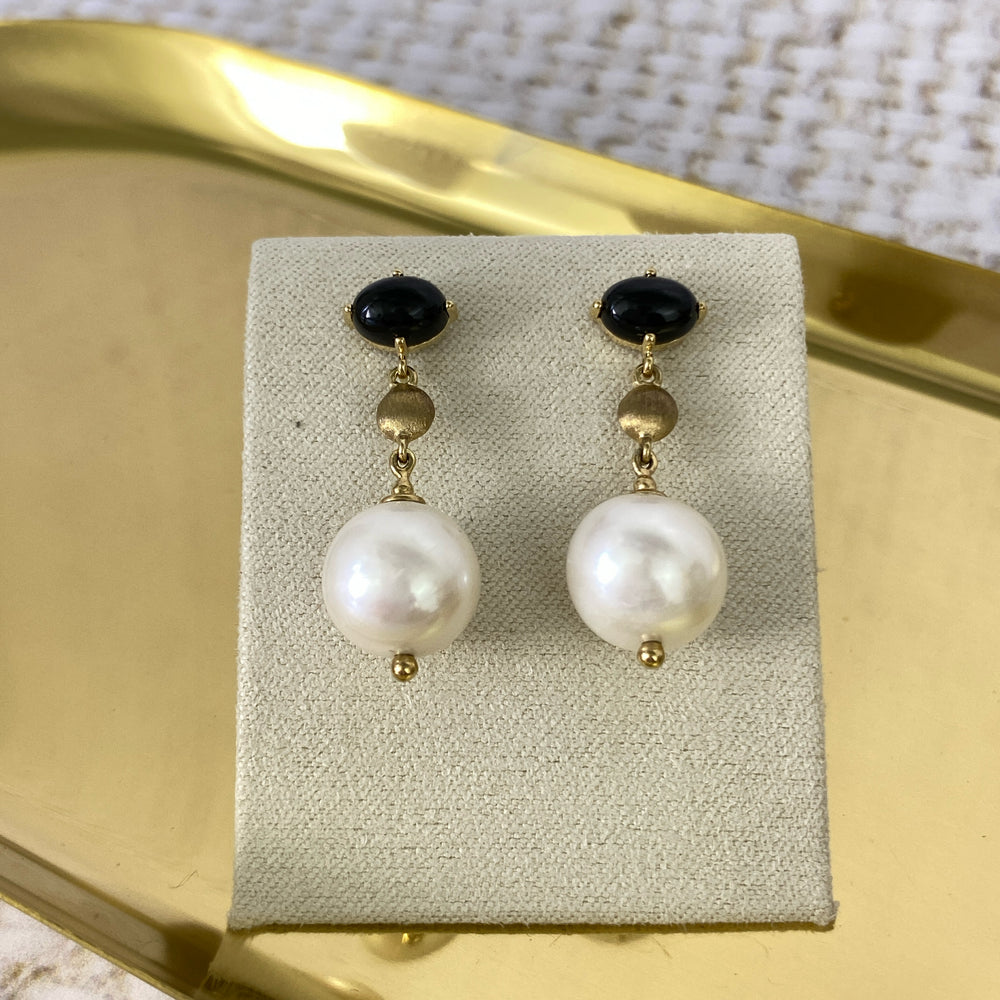 9ct Yellow Gold Onyx and Pearl Stud Earrings