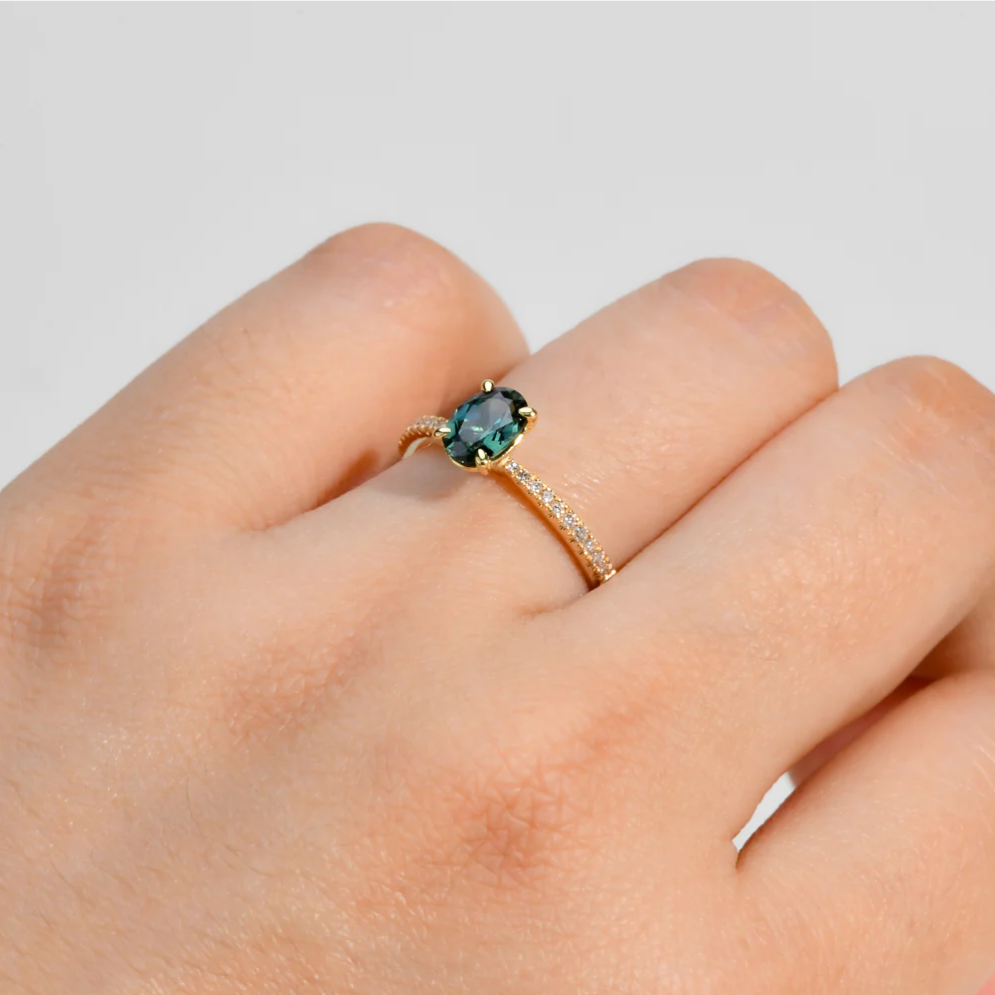 18ct Yellow Gold Australian Teal Sapphire and Diamond Ring