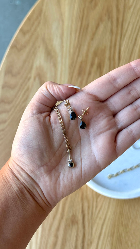 9ct Yellow Gold Sapphire Pendant