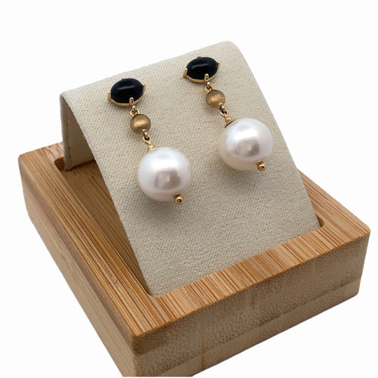 9ct Yellow Gold Onyx and Pearl Stud Earrings